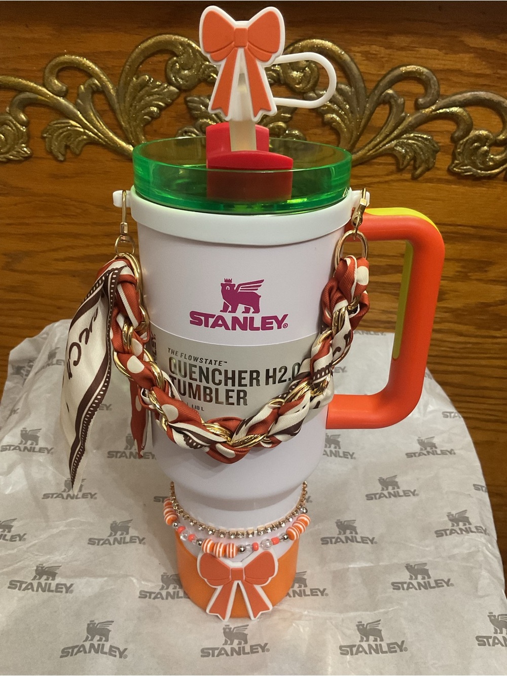 Stanley White Colorway 40oz Quencher H2.0 Tumbler with Decorative accessories